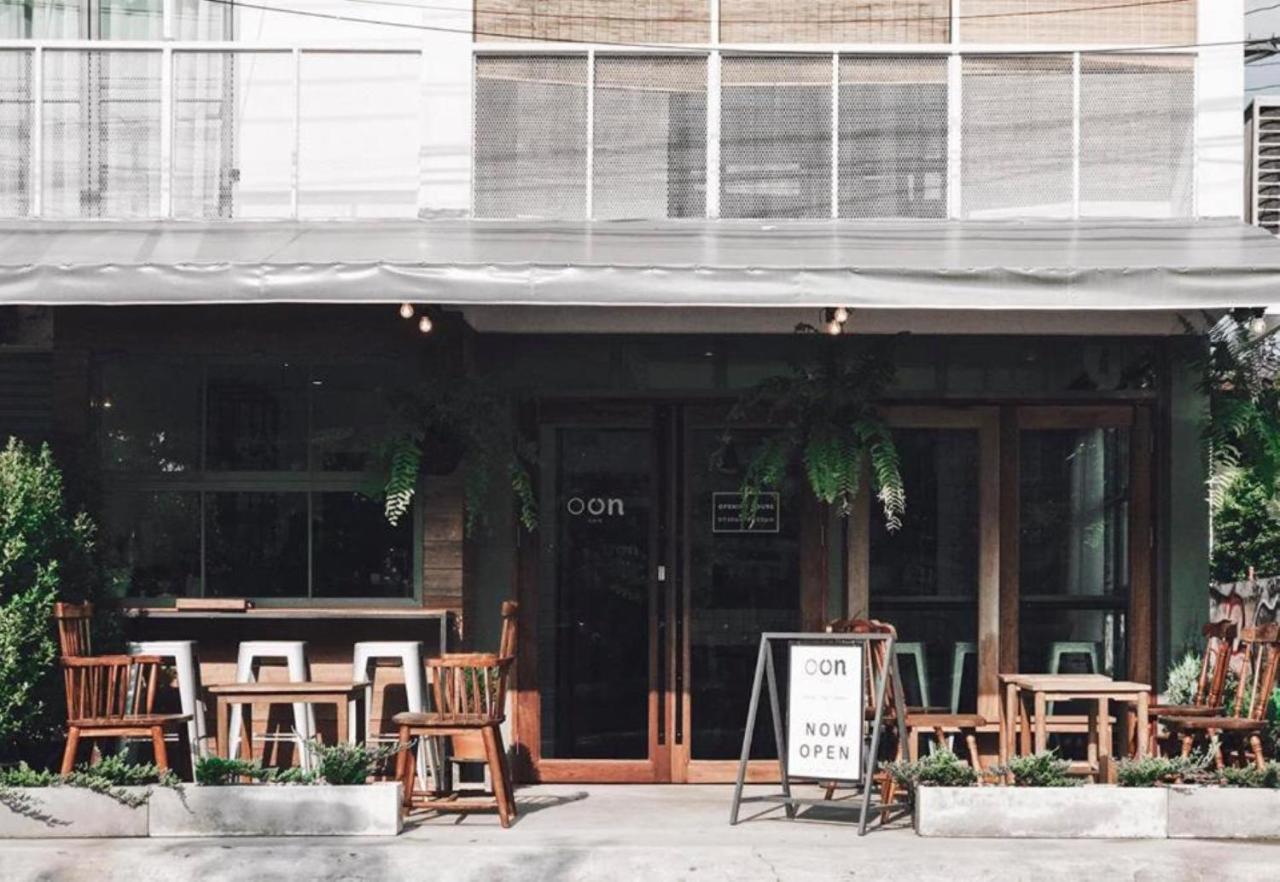Хостел Oon Poshtel X Cafe Чиангмай Экстерьер фото